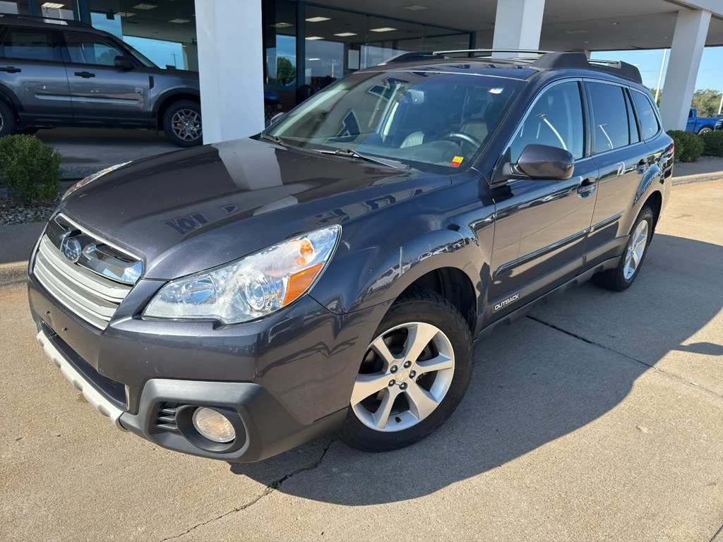 Used 2013  Subaru 2.5i Limited image 5