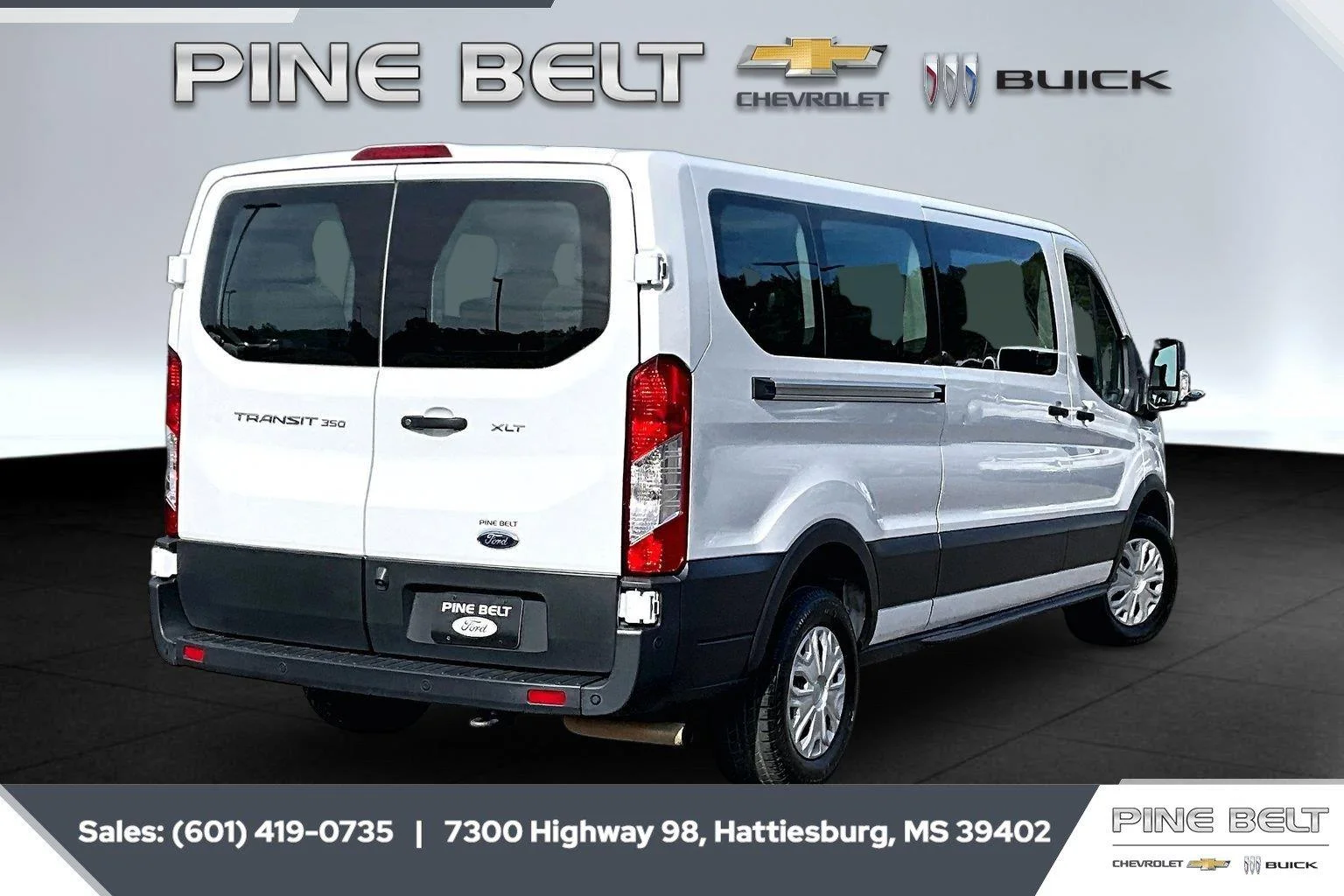 Used 2023 Oxford White Ford 350 XLT image 11
