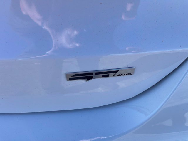 Used 2023 White Kia GT-Line image 14