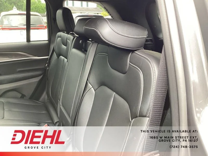 Used 2025 Gray Jeep Limited image 14