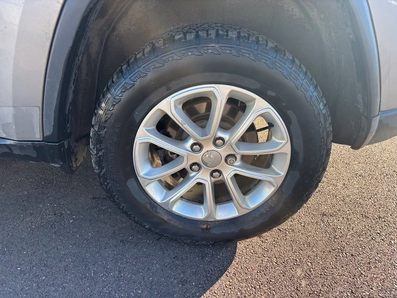 Used 2015 Silver Jeep Laredo image 13