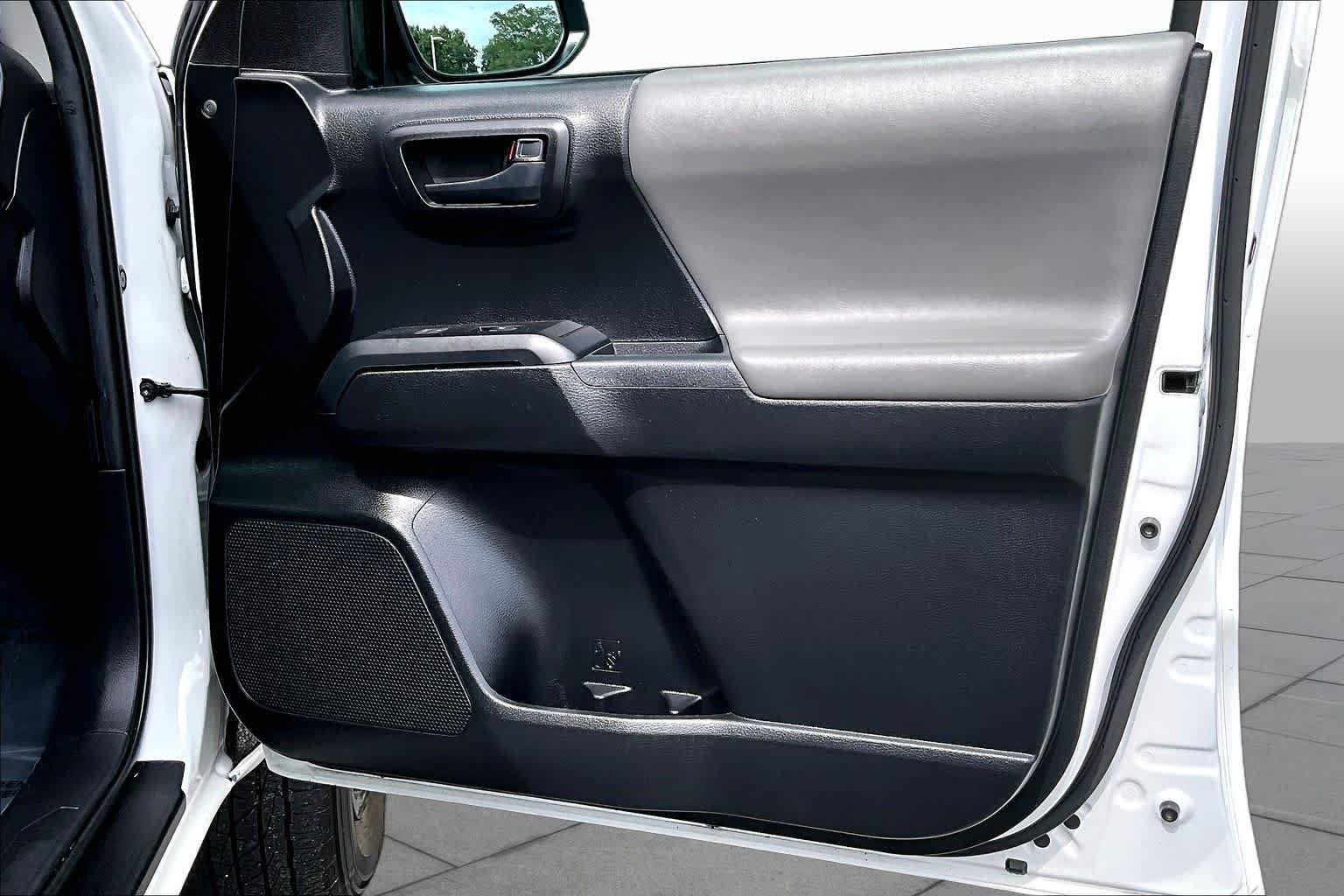 Used 2021 Super White Toyota SR image 21