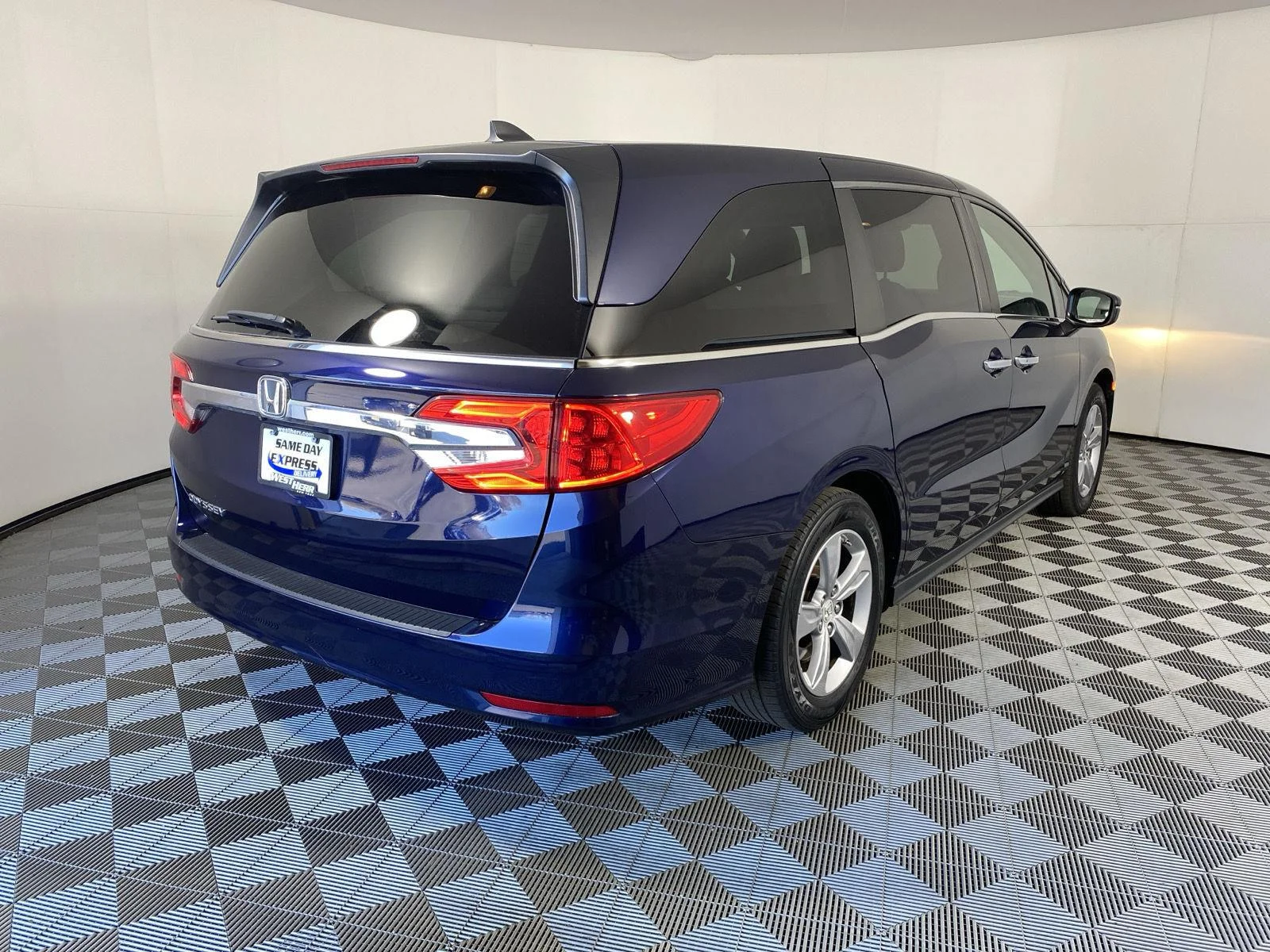 Used 2018 Obsidian Blue Pearl Honda EX-L image 9