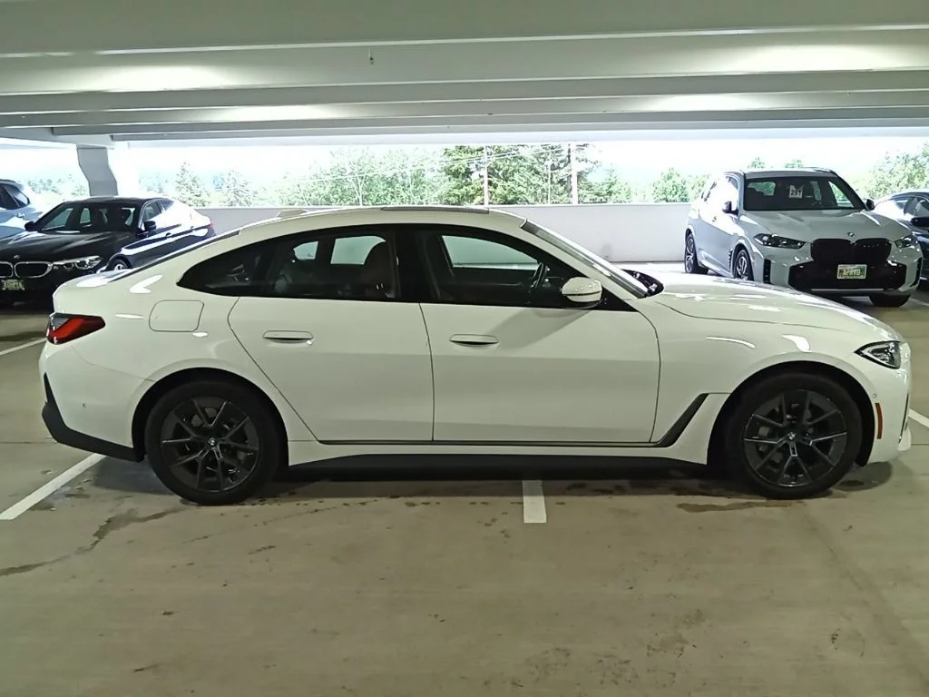Used 2023 Alpine White BMW eDrive40 image 4