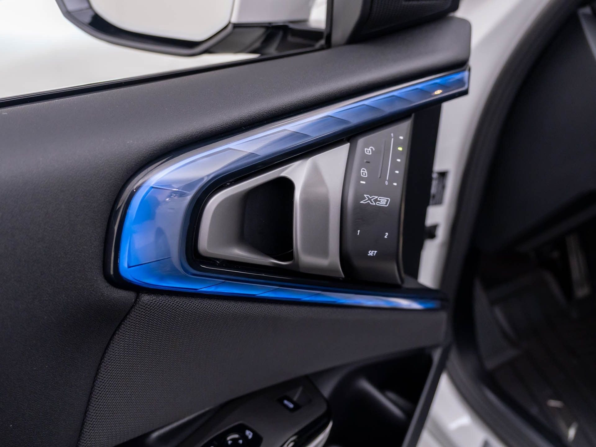 New 2026 Alpine White BMW 30 xDrive image 15