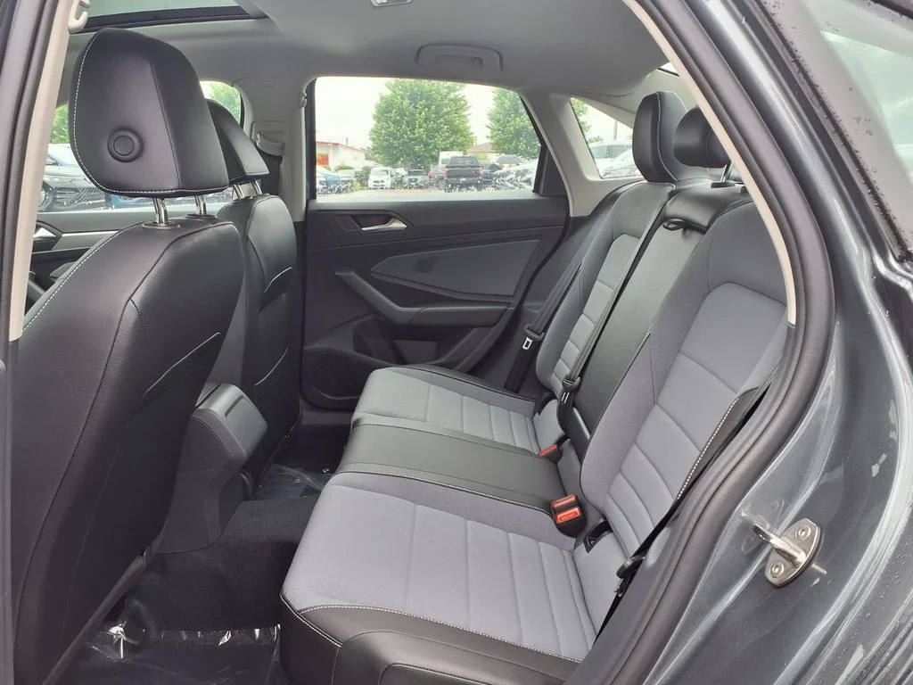New 2026 Platinum Gray Metallic Volkswagen 1.5T SE image 21