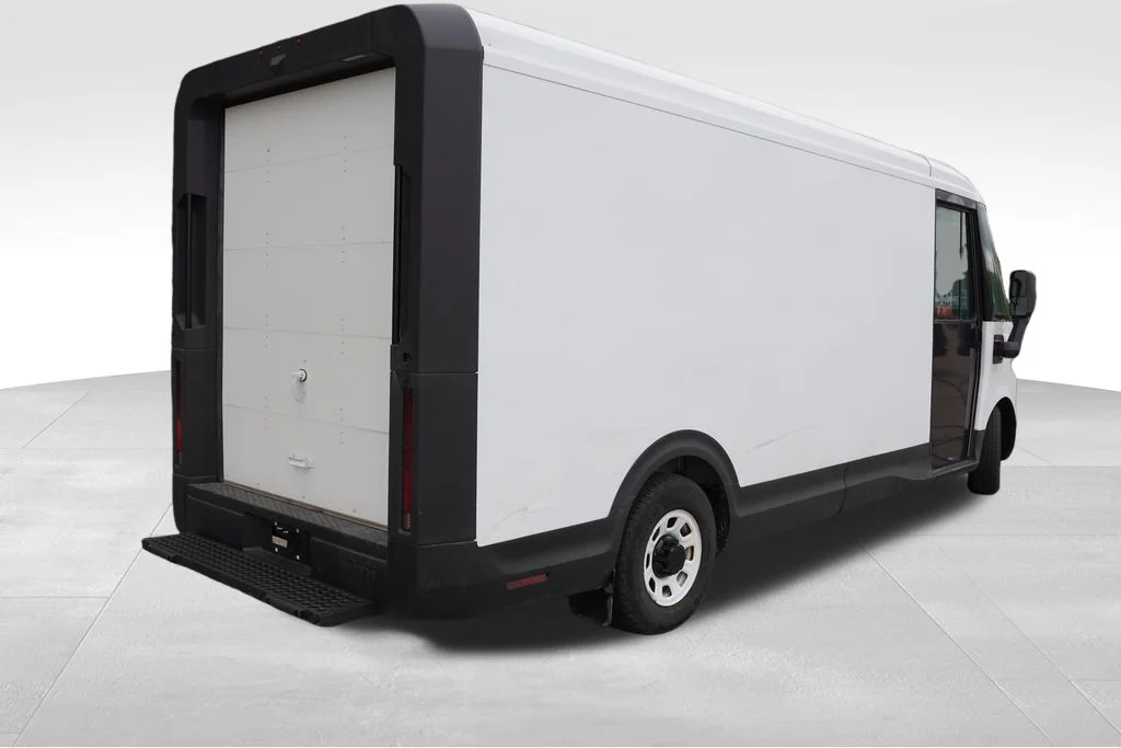 Used 2024 Oyster White BrightDrop Base image 3