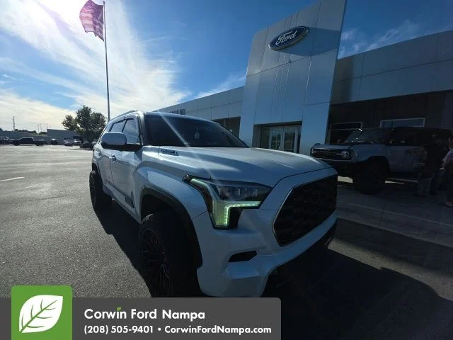2024 Toyota Sequoia Platinum 4WD i-FORCE MAX Hybrid's photo