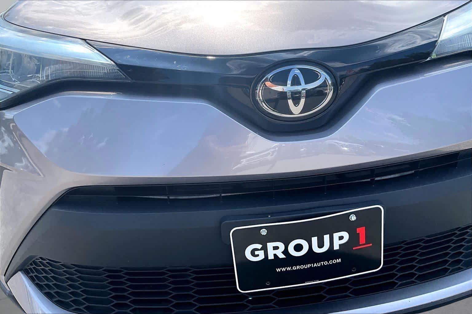 Used 2020 Silver Knockout Metallic Toyota XLE image 29