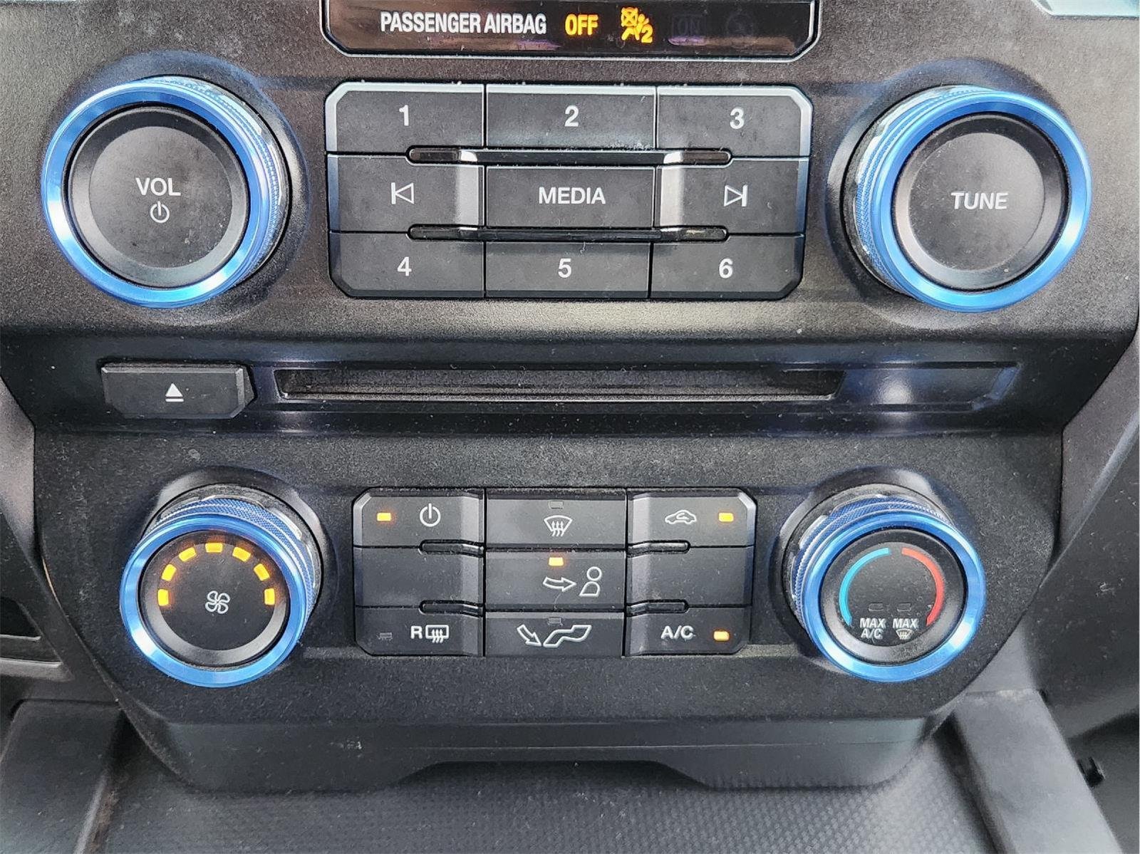 Used 2015  Ford XL image 17