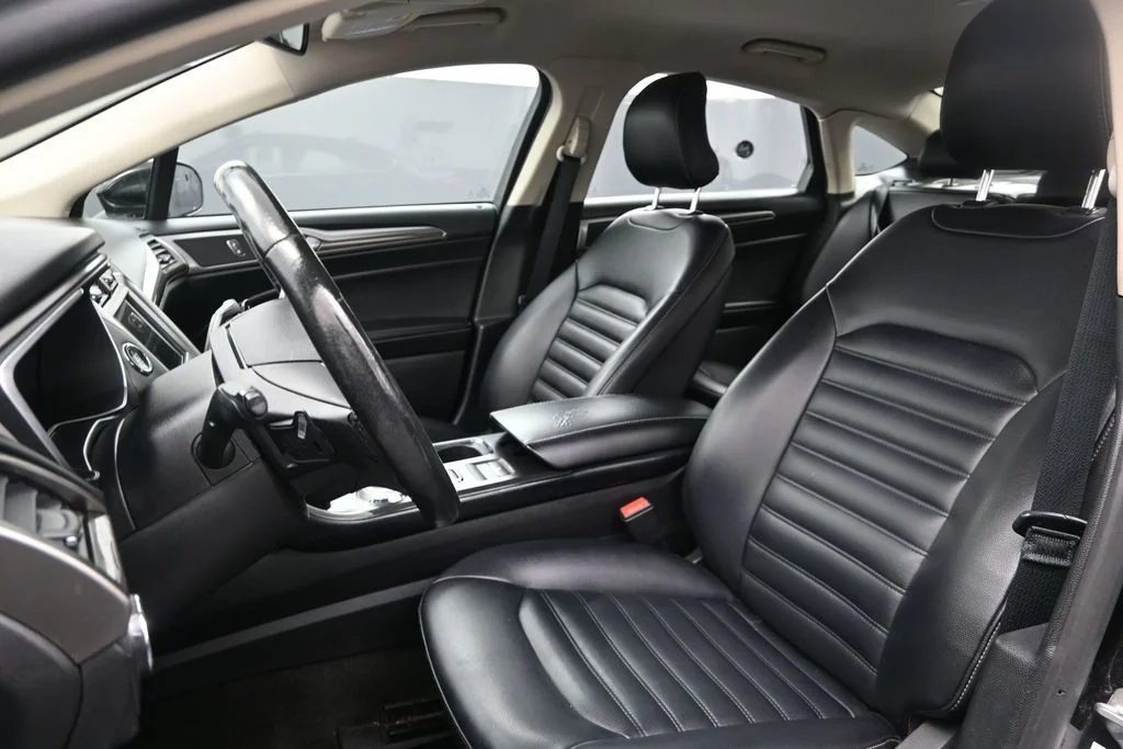 Used 2019 Black Ford SEL image 19