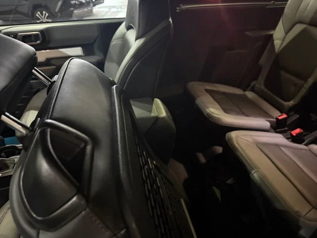 Used 2023 Oxford White Ford Black Diamond image 28