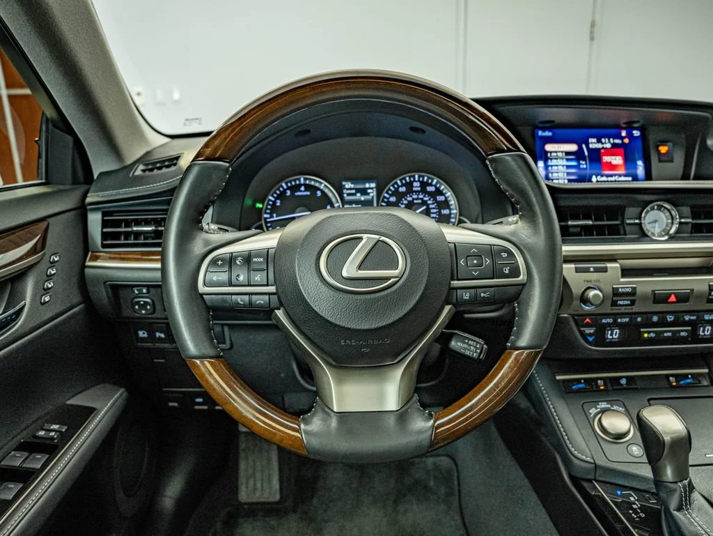 Used 2018 Silver Lexus 350 image 24
