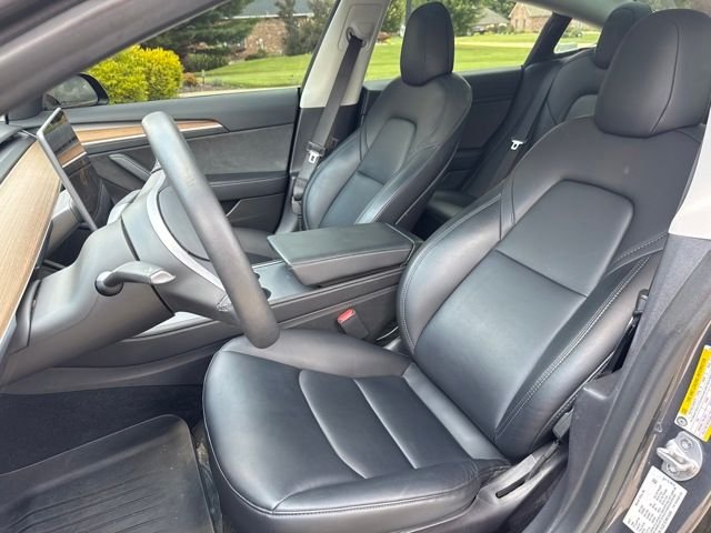 Used 2022  Tesla Performance image 12