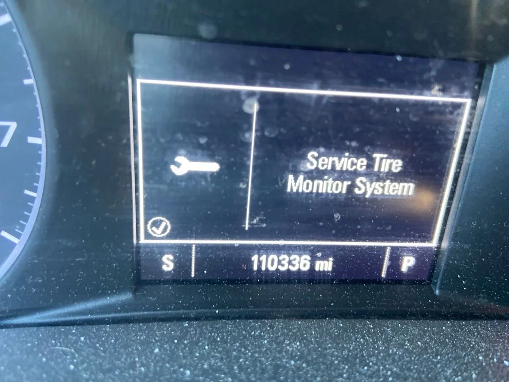Used 2017 White GMC SLE-2 image 36