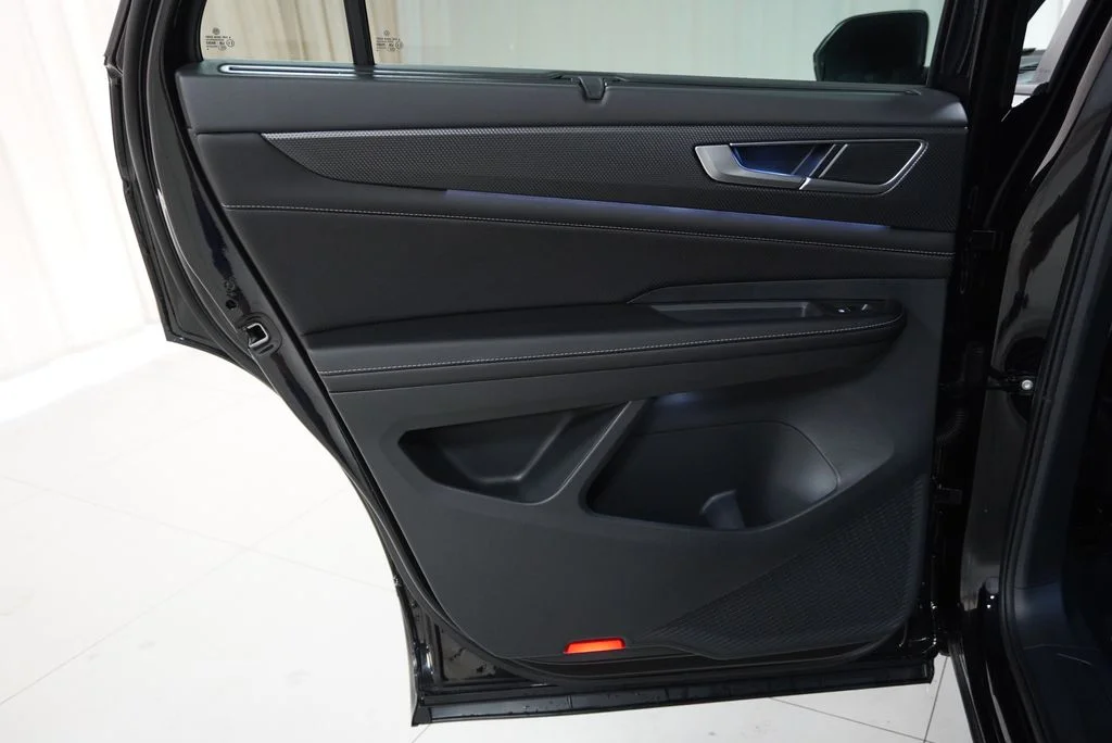 New 2026 Deep Black Volkswagen 2.0T SEL R-Line Black image 29