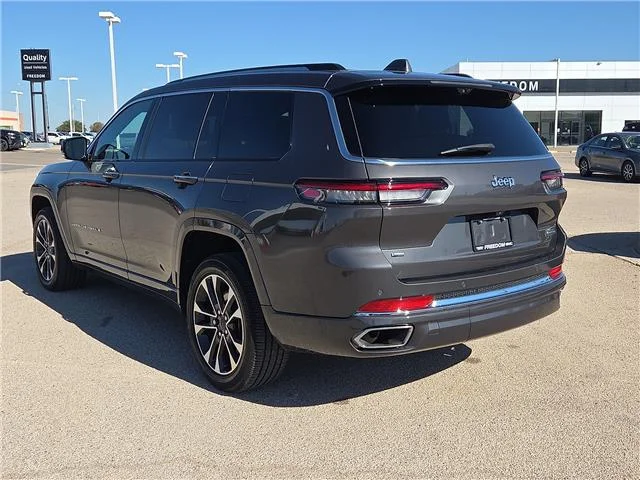 Used 2022 Baltic Gray Metallic Clearcoat Jeep Overland 4x2 image 2