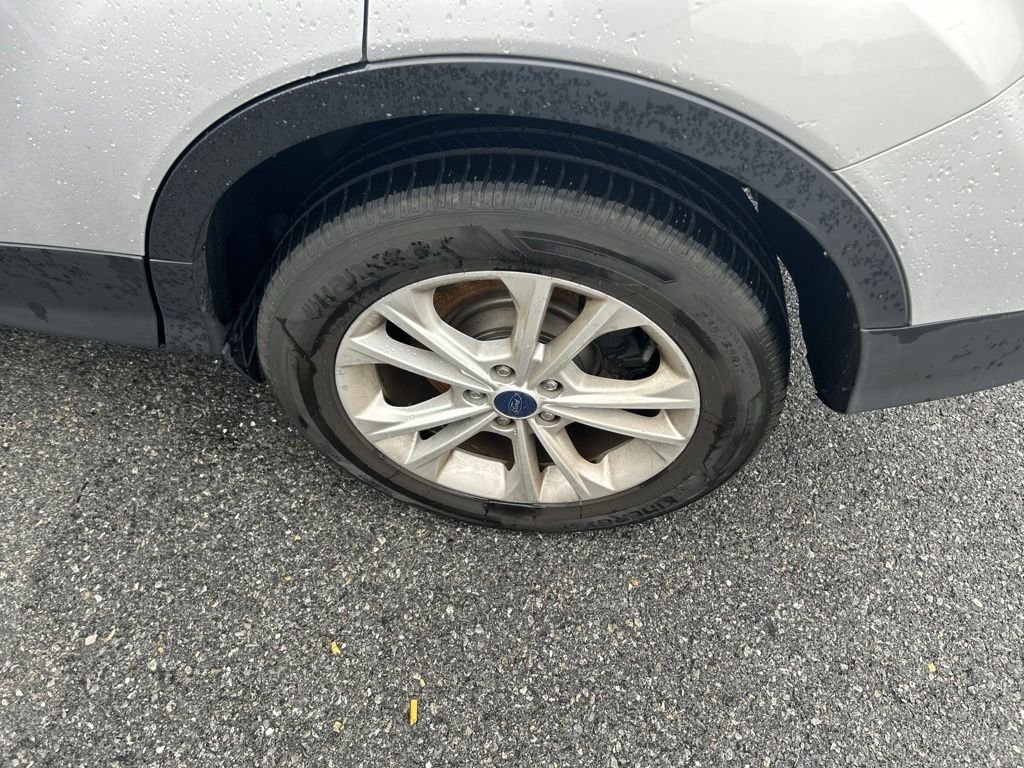 Used 2017 Silver Ford SE image 10