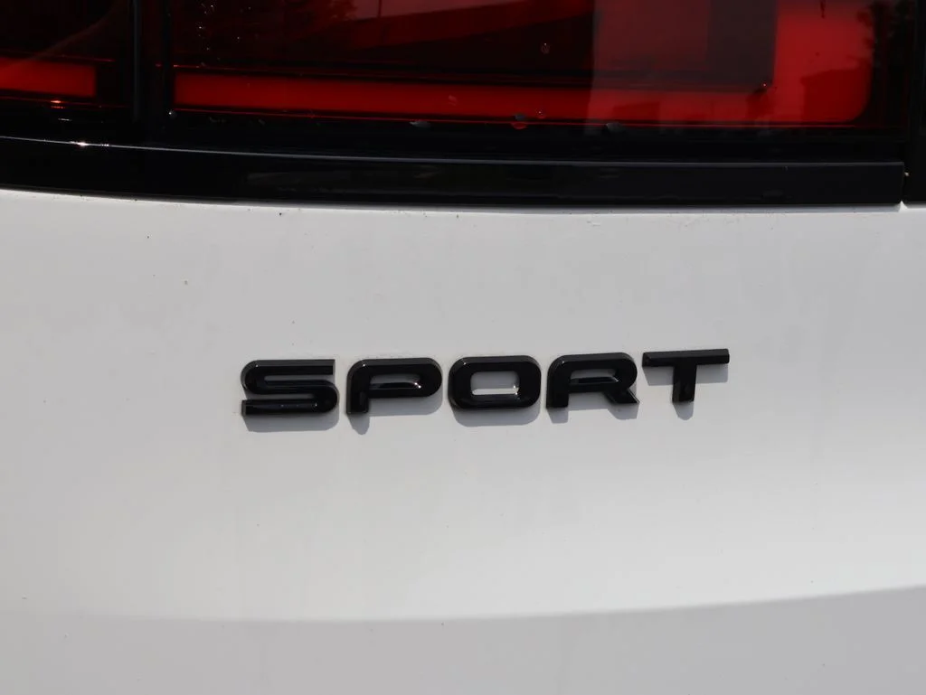 Certified Used 2025 Fuji White Land Rover Dynamic SE image 8