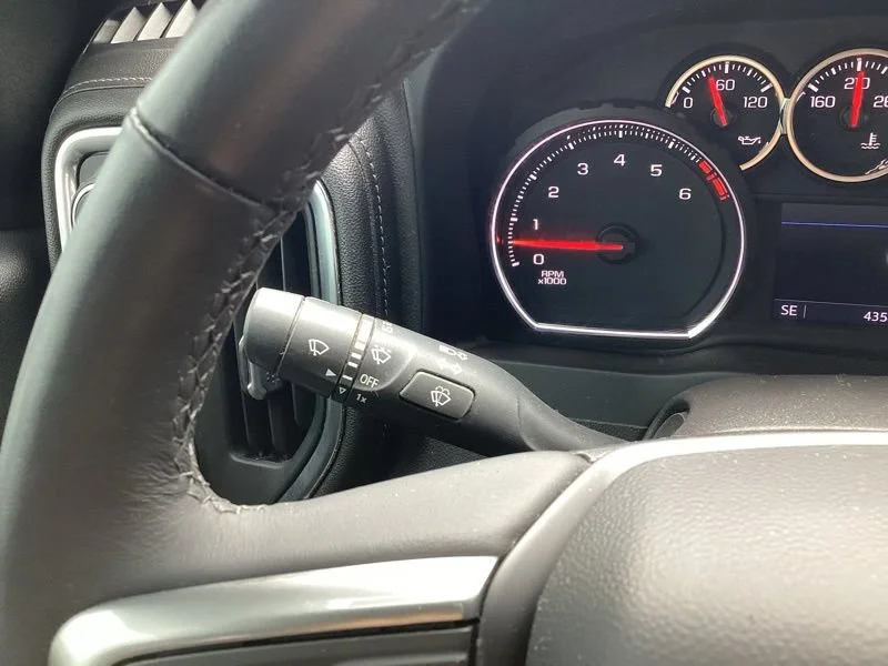 Used 2022 Summit White Chevrolet RST image 29