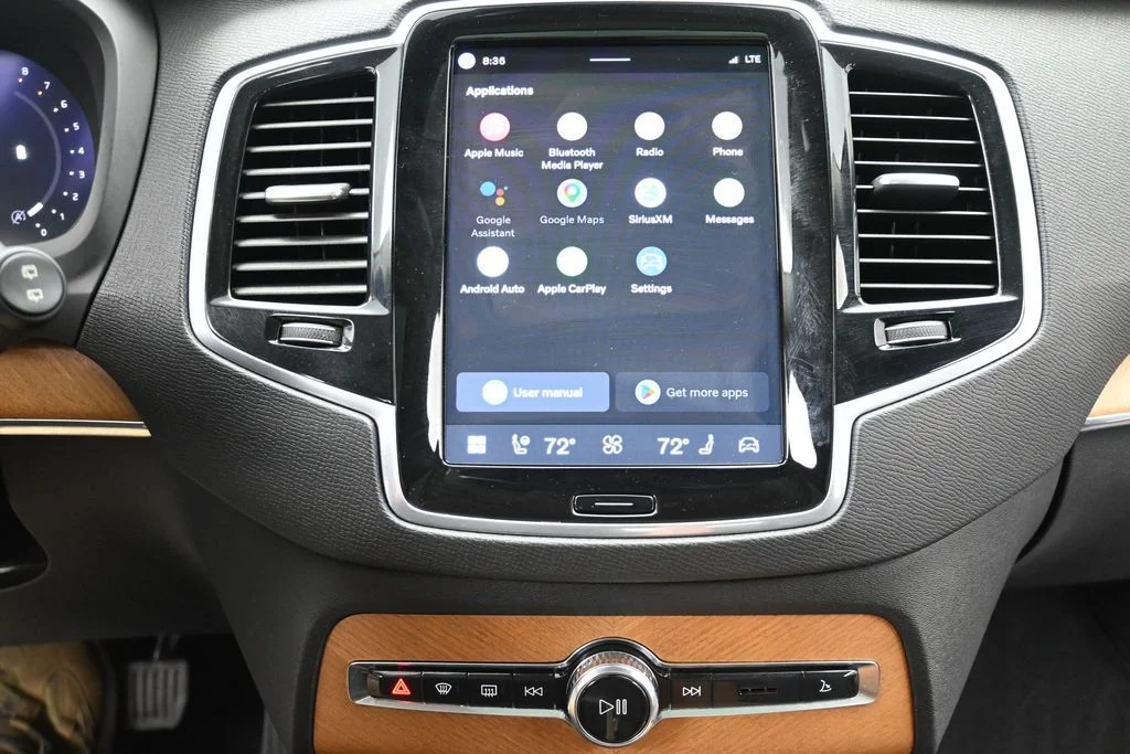 Certified Used 2023 Crystal White Volvo Plus image 13