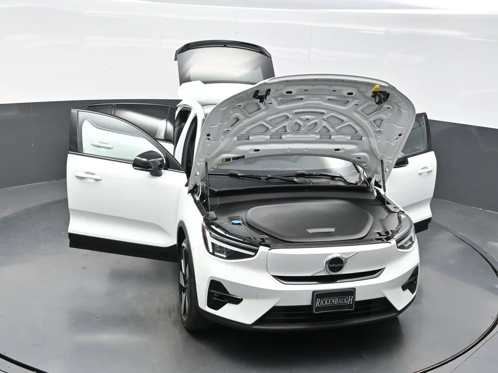 Certified Used 2023 Crystal White Volvo Plus image 38
