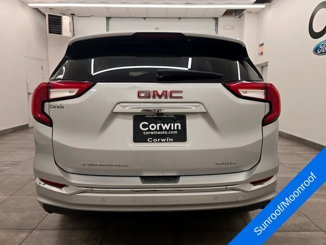 Used 2022 Quicksilver Metallic GMC Denali image 4