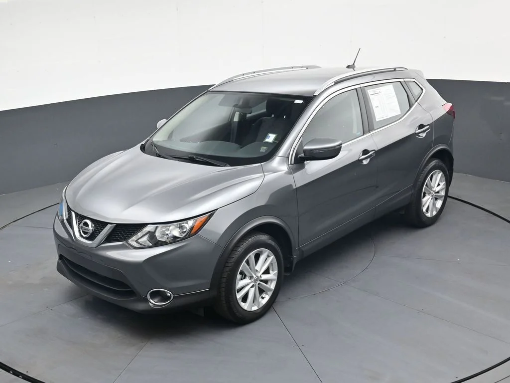 Used 2017 Gray Nissan SV image 29