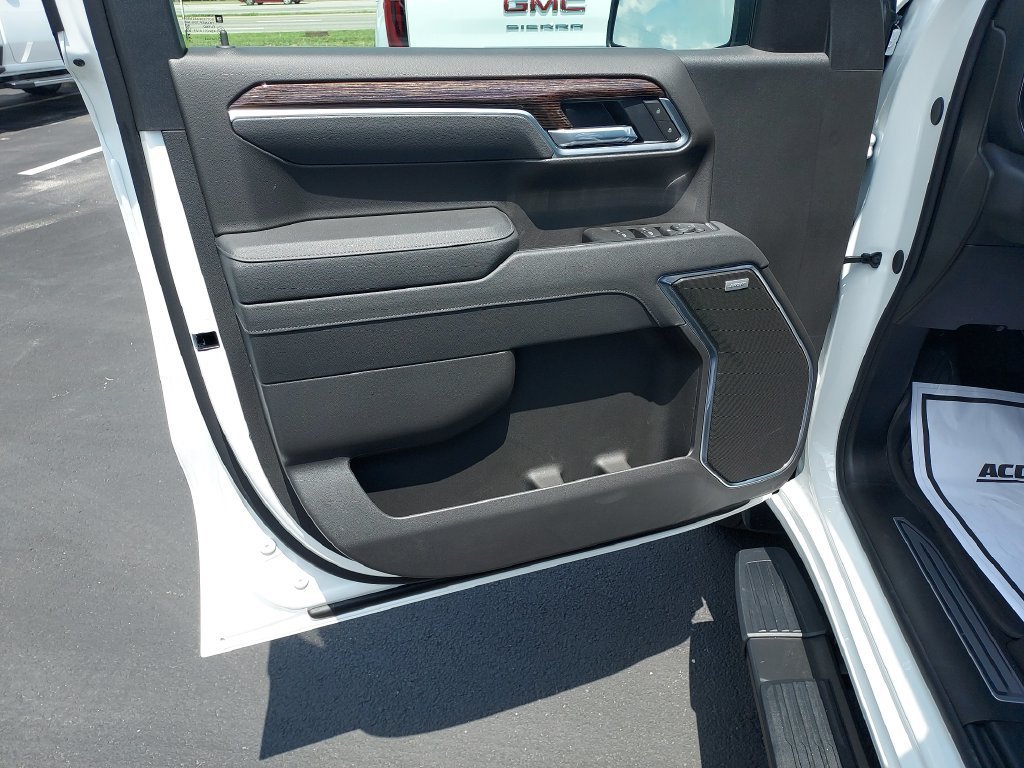 New 2026 Summit White GMC Elevation image 11