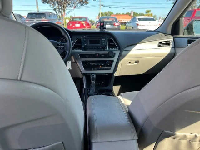 Used 2017 Gray Hyundai Base image 15