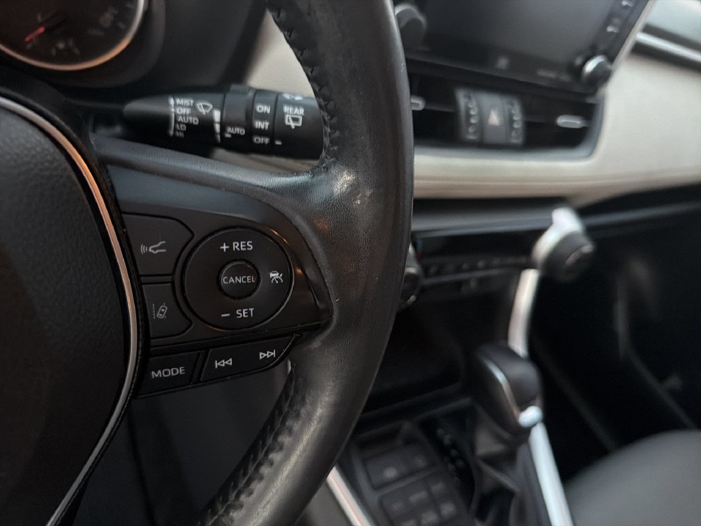 2019 Toyota RAV4 XLE Premium - Photo 18