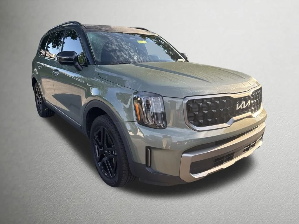 Certified Used 2023 Green Kia EX X-Line image 1