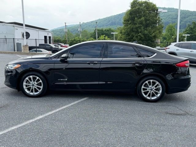 Used 2019 Black Ford SE image 11