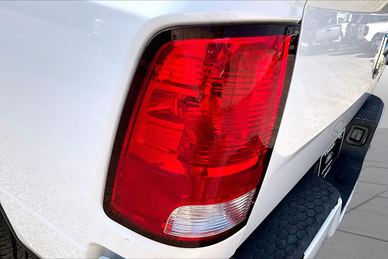 Used 2015 Bright White Clearcoat Ram Express image 27