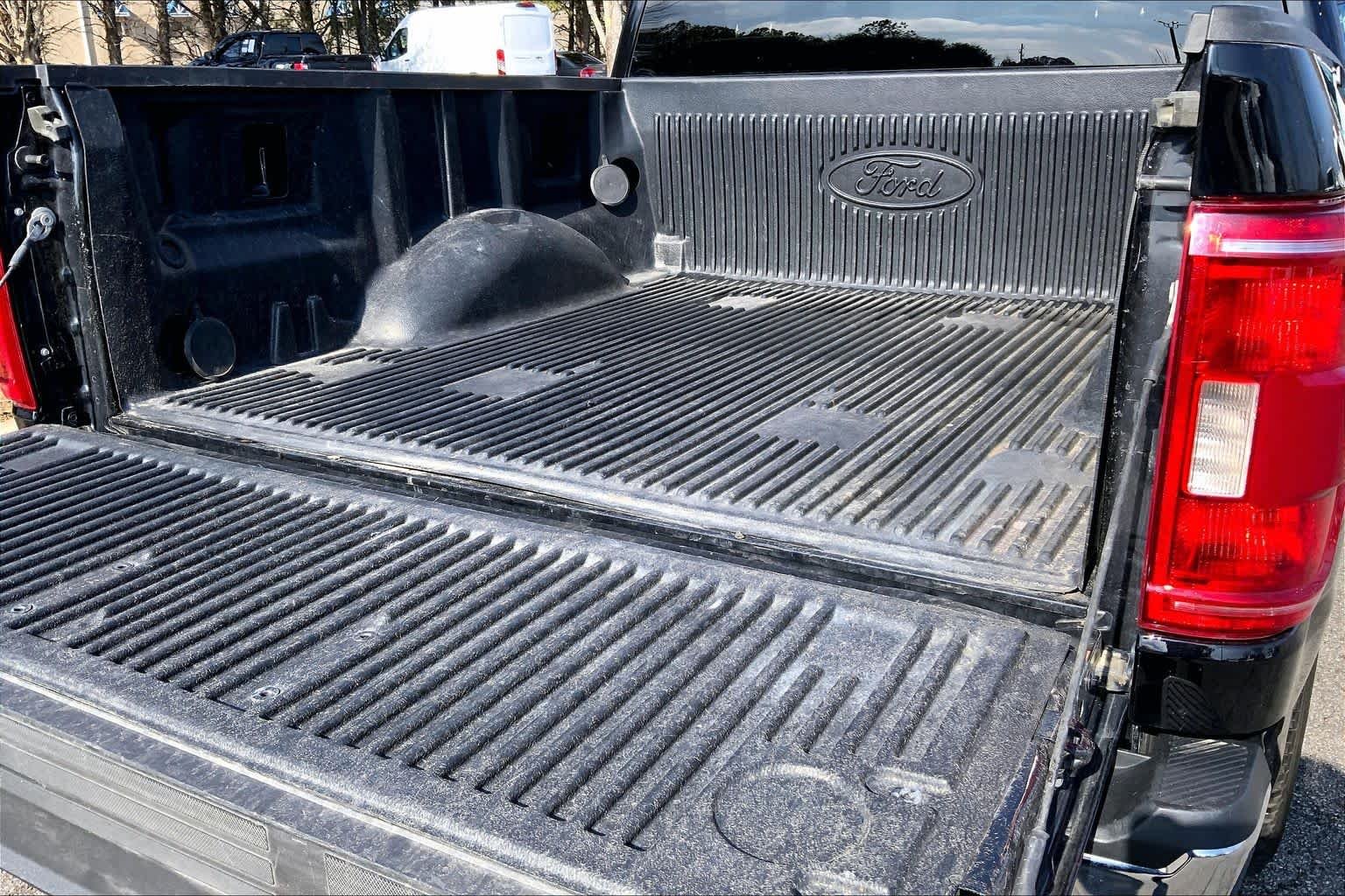Used 2022 Agate Black Metallic Ford XLT image 47