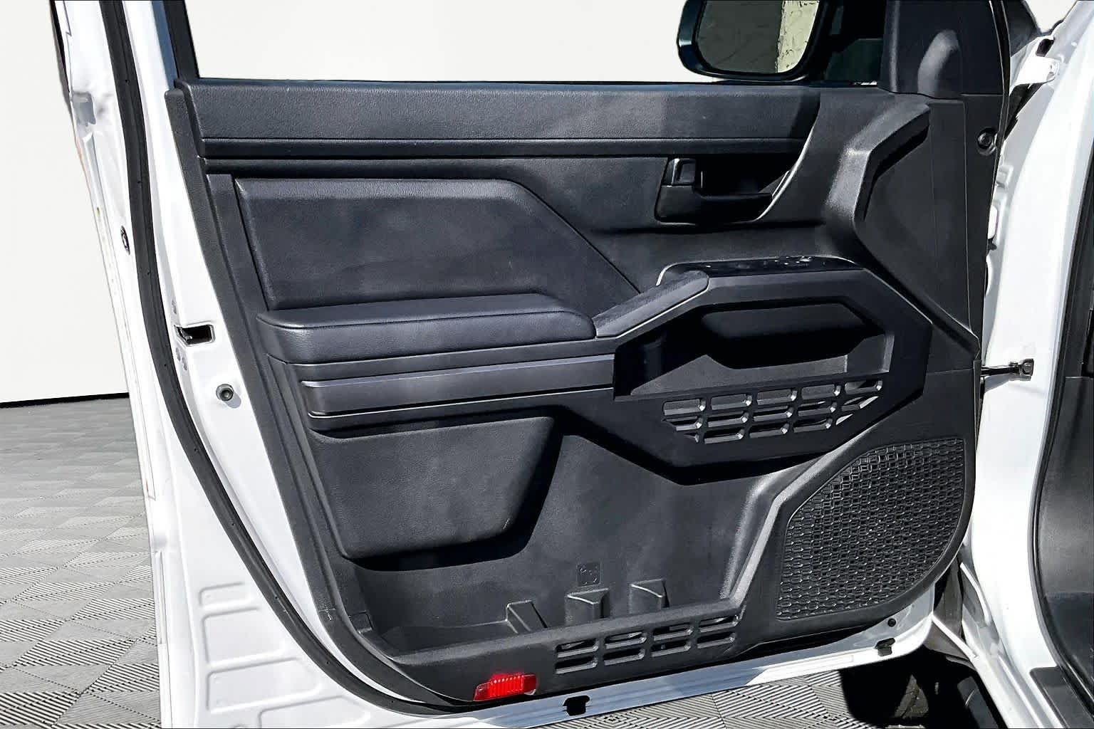 Used 2025 Ice Cap Toyota SR5 image 22