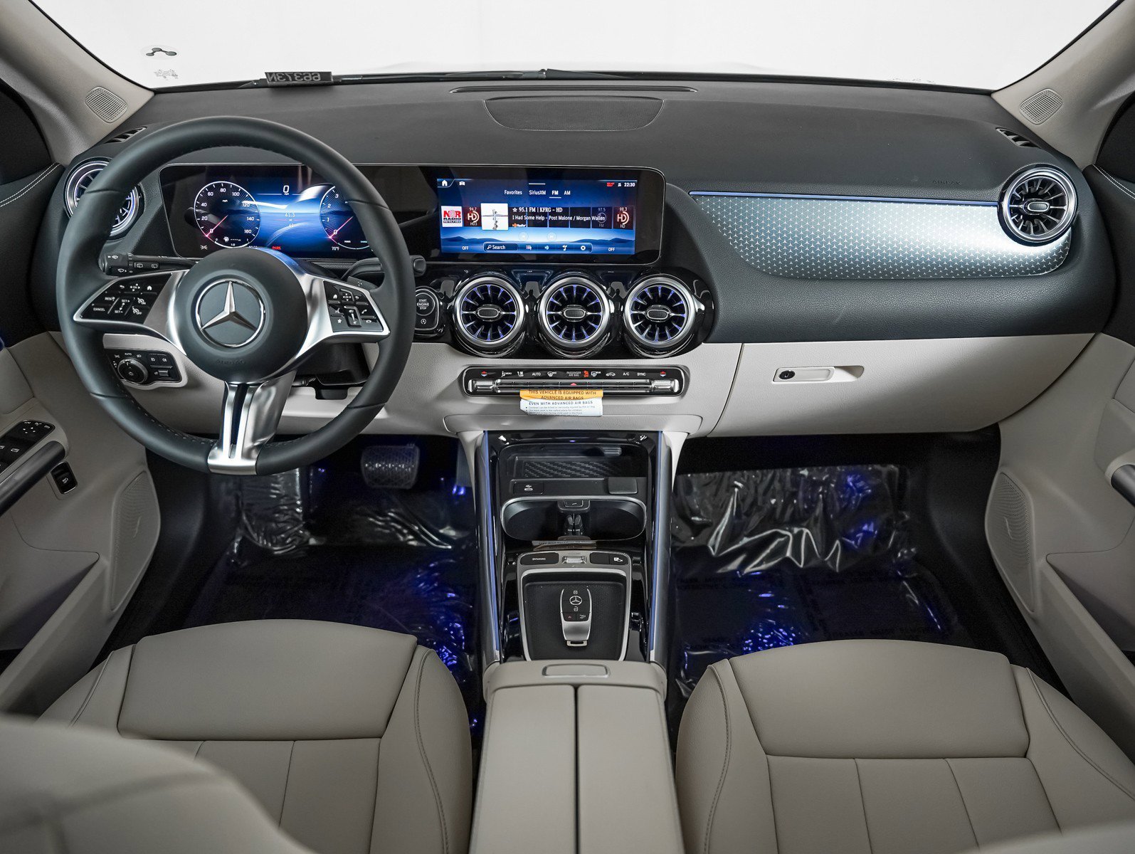 New 2026 Mountain Grey Metallic Mercedes-Benz GLA 250 image 12