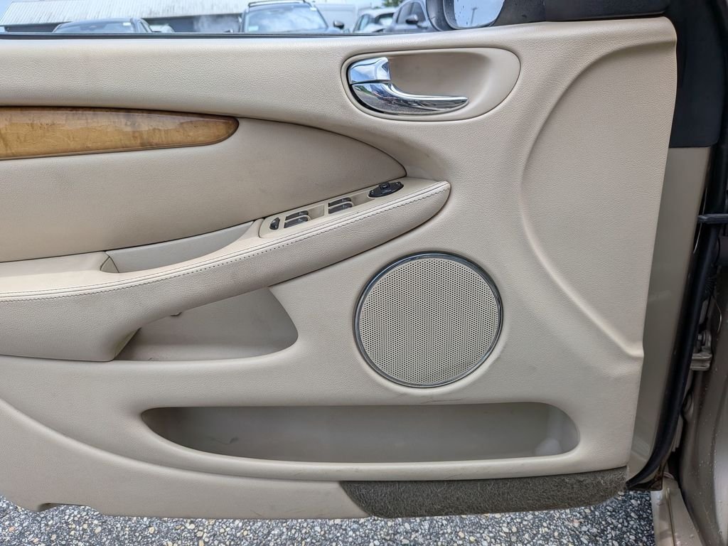 Used 2003 Gold Jaguar 3.0 image 28