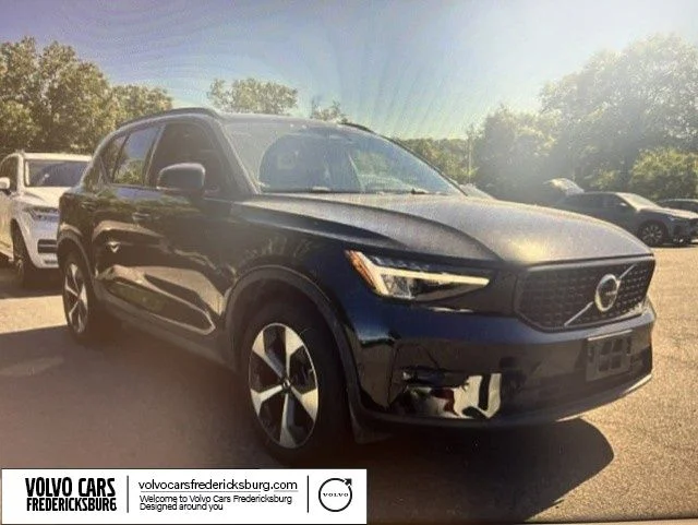2023 Volvo XC40 B5 Plus Dark AWD's photo