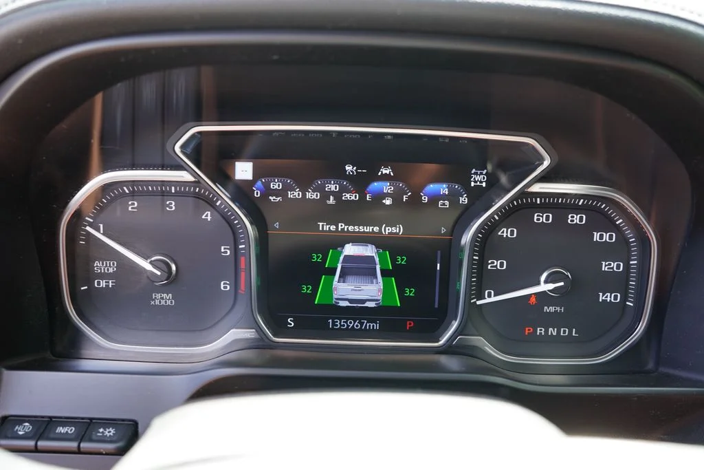 Used 2020 Onyx Black GMC AT4 image 40