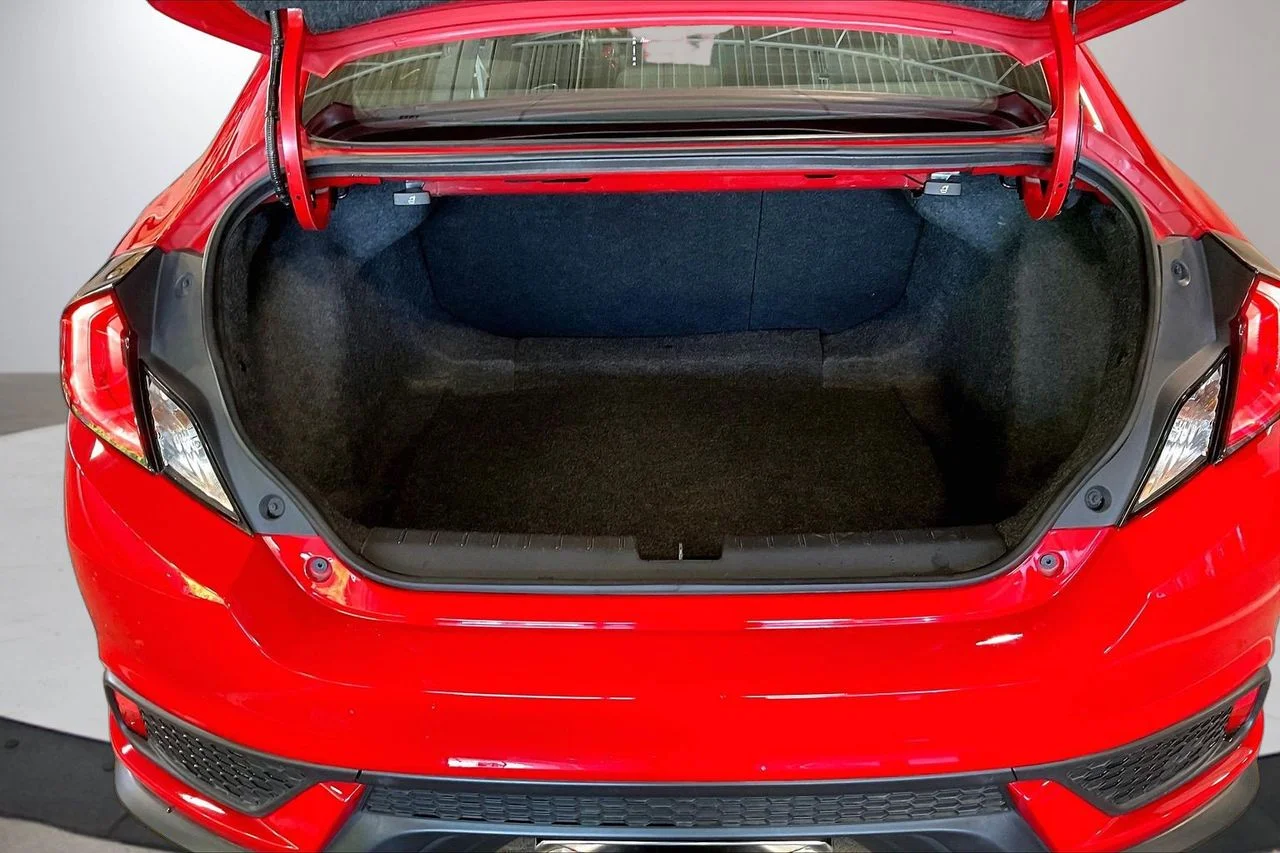Used 2018 Red Honda Si image 23