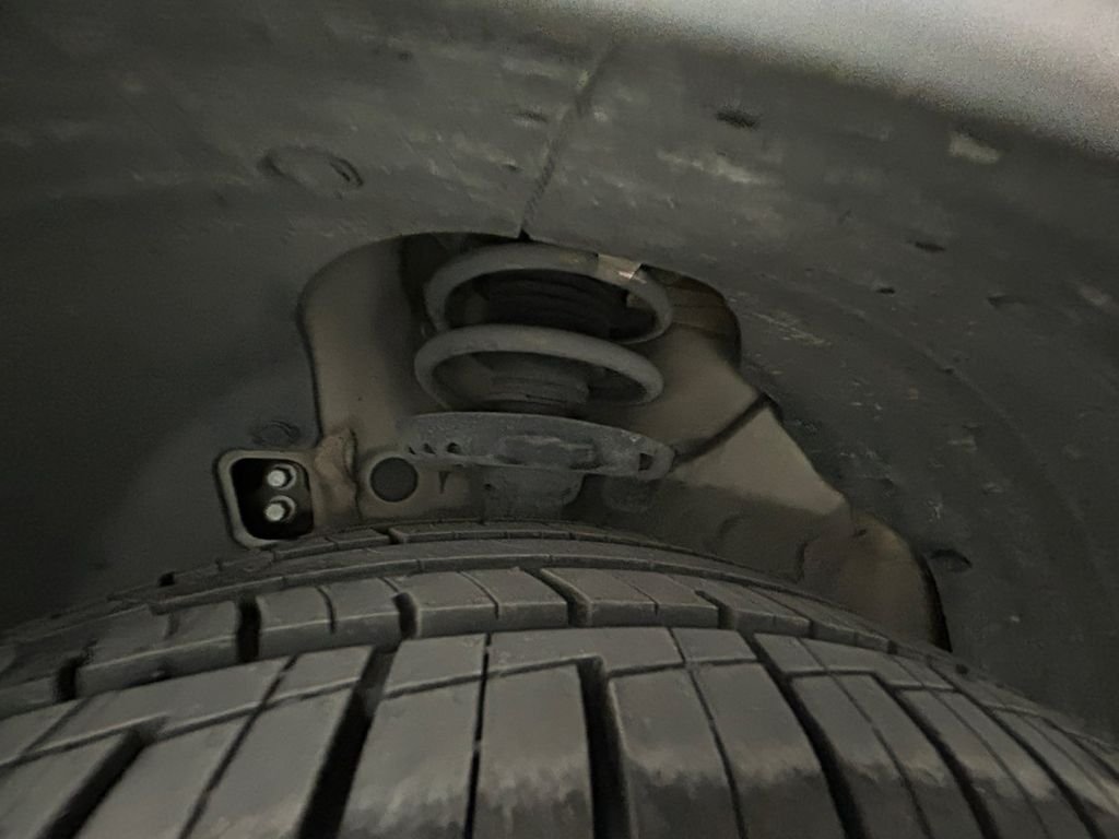 Used 2019 Silver Kia S image 22