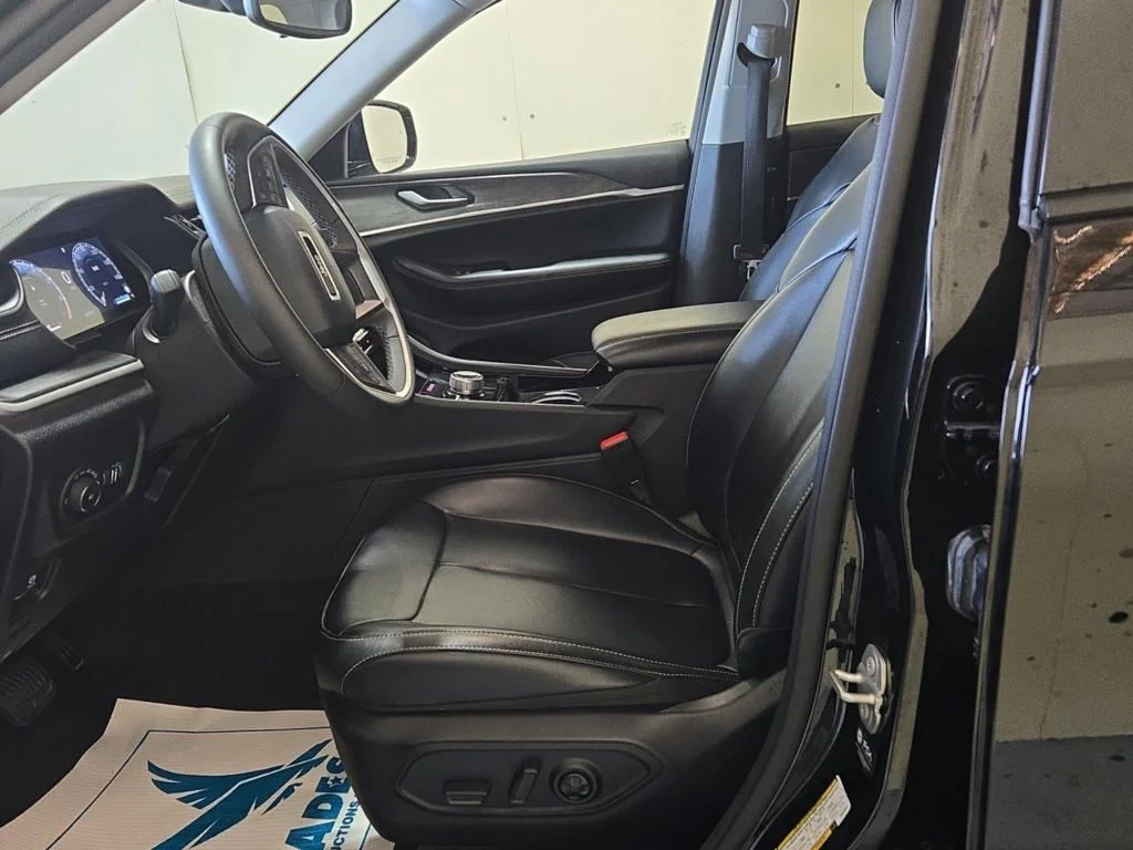 Used 2023 Black Jeep Limited image 11