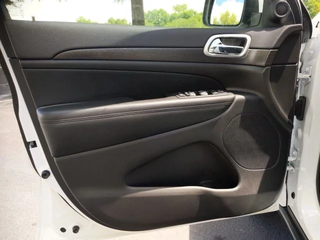 Used 2018 White Jeep Laredo E image 12