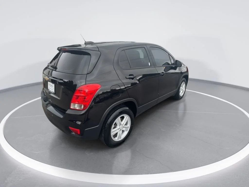Used 2021 Black Chevrolet LS image 8