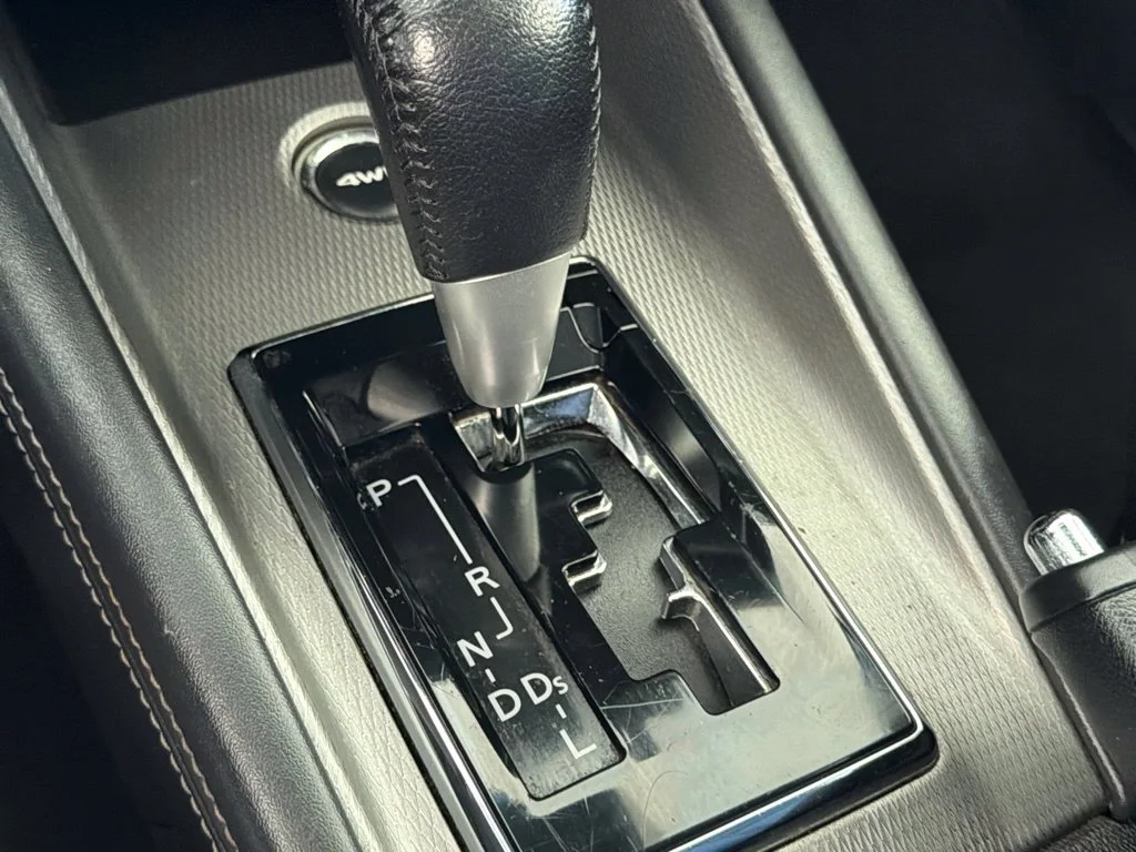 Used 2020 Black Mitsubishi  image 8