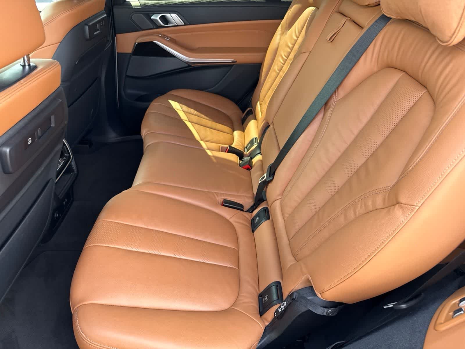 Used 2019 Mineral White Metallic BMW xDrive50i image 27