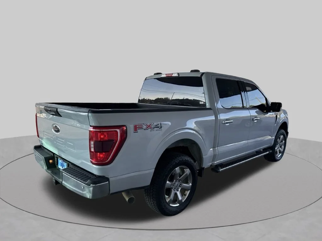Used 2021 White Metallic Ford XLT image 11