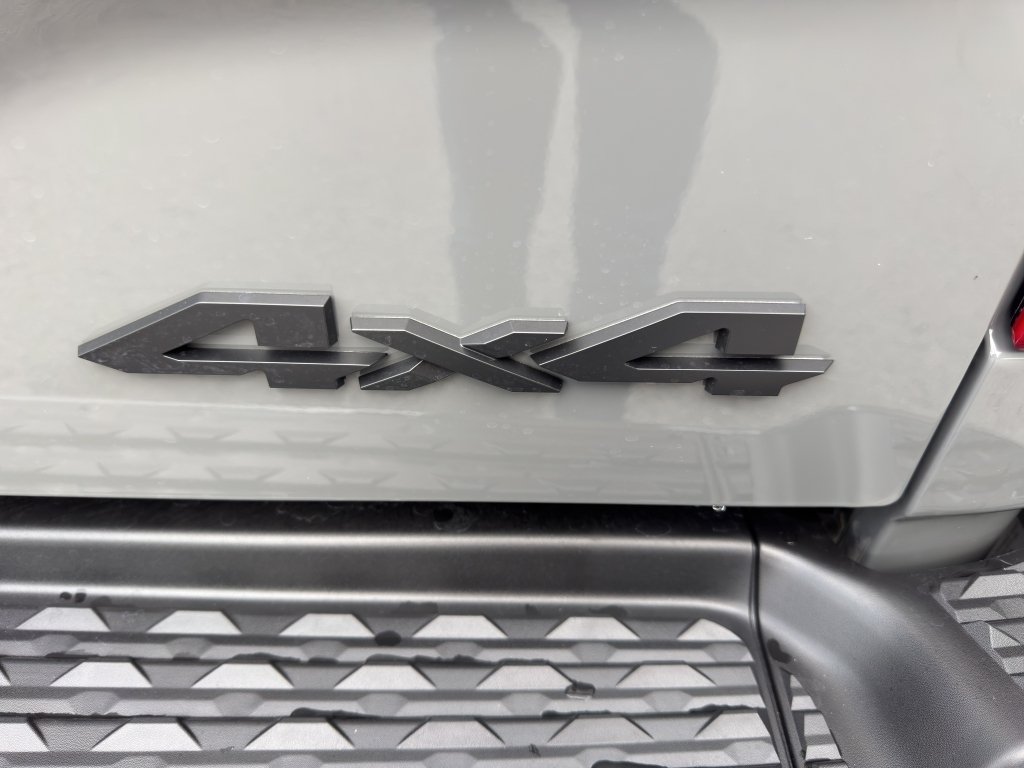 New 2026 Ceramic Gray Clear-Coat Exterior Paint RAM Limited image 25