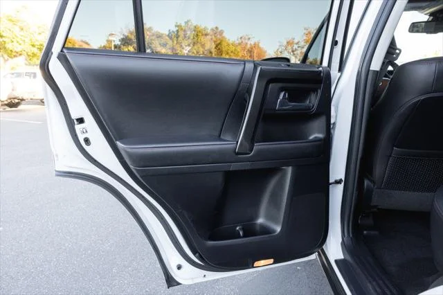 Certified Used 2024 ICE CAP Toyota  image 31